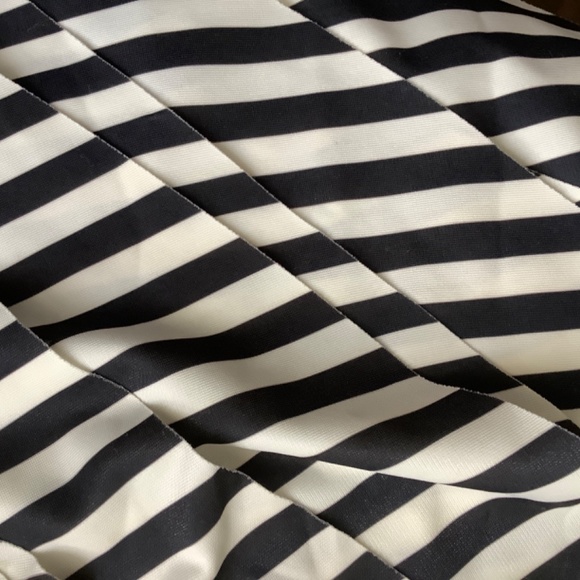 Marc Jacob black/white stripes top - Picture 3 of 5